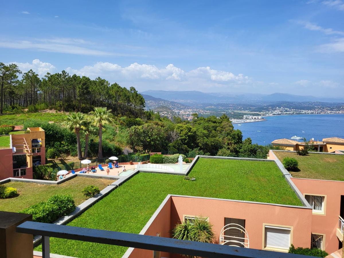 Apartamento Vue Mer Et Esterel Sur La Baie De Cannes Théoule-sur-Mer Exterior foto